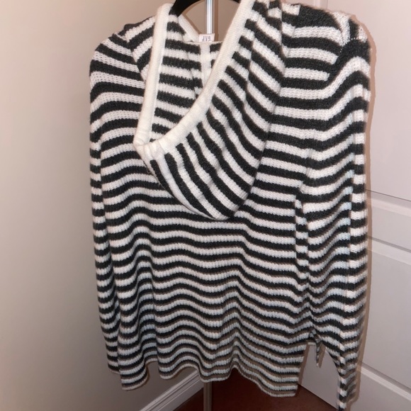 Gap Knit Sweater - Picture 6 of 9